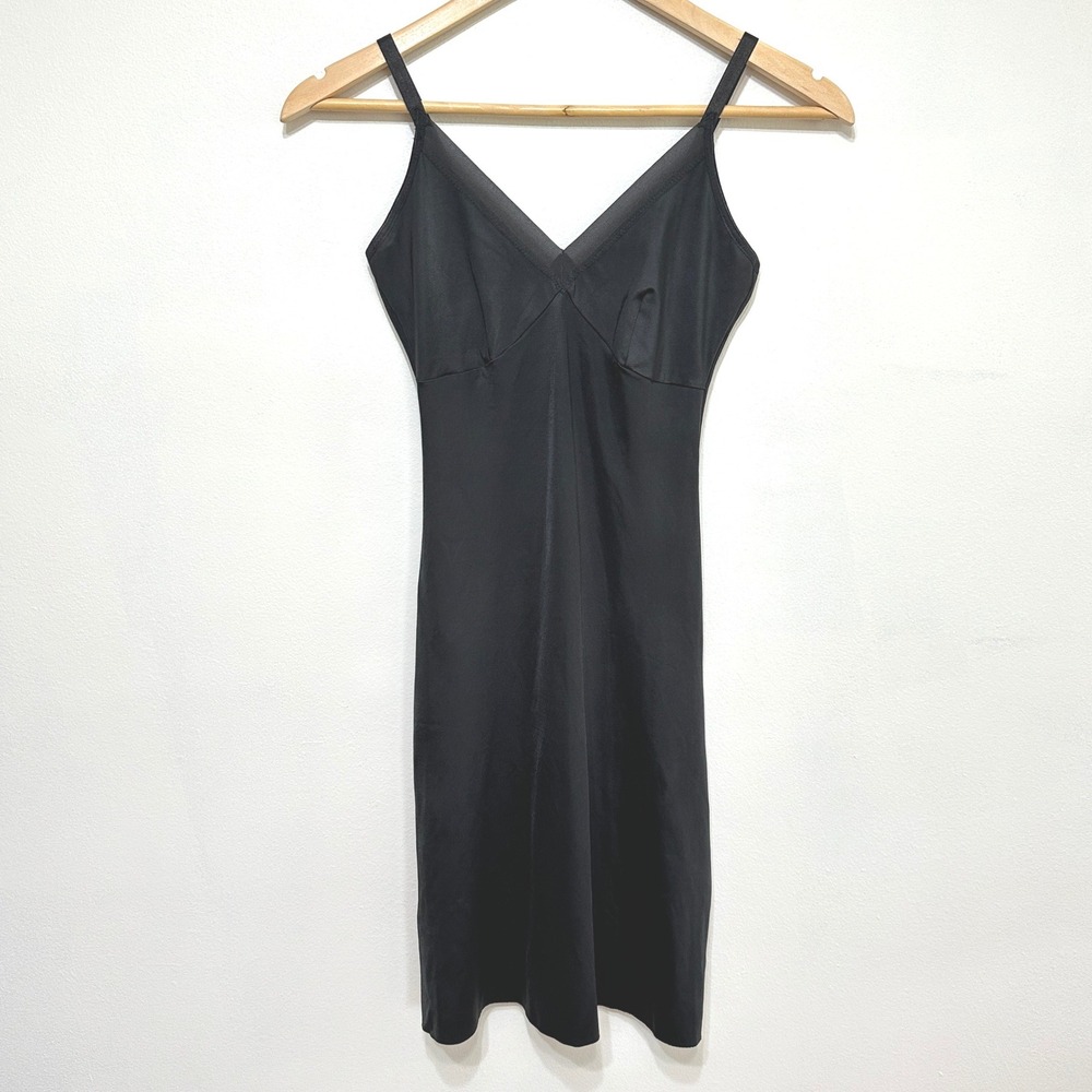 Spanx Shapewear Mid-Thigh Full Slip Womens Medium Black Smoothing Lingerie